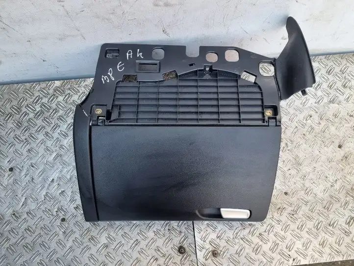 Audi A4 S4 B8 8K (2007 - 2011) 8K1857035 Бардачок в сборе — фото 4