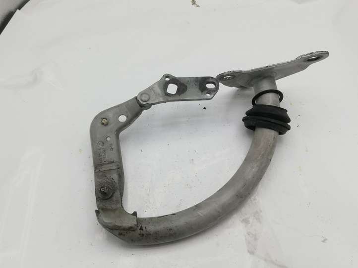 BMW 7 E65 E66 (2001 - 2008)  8240339 Петля (петли) задней крышки
