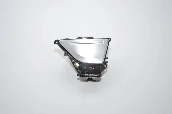BMW 7 G11 G12 (2015 - 2022) 7398885 Дверная пепельница — фото 1