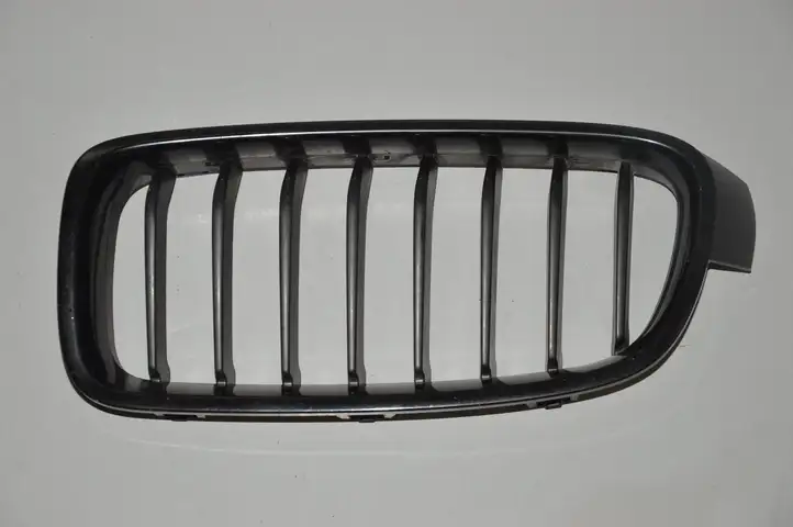 BMW 3 F30 F35 F31 (2012 - 2018) 7255411 Верхняя решетка радиатора — фото 1