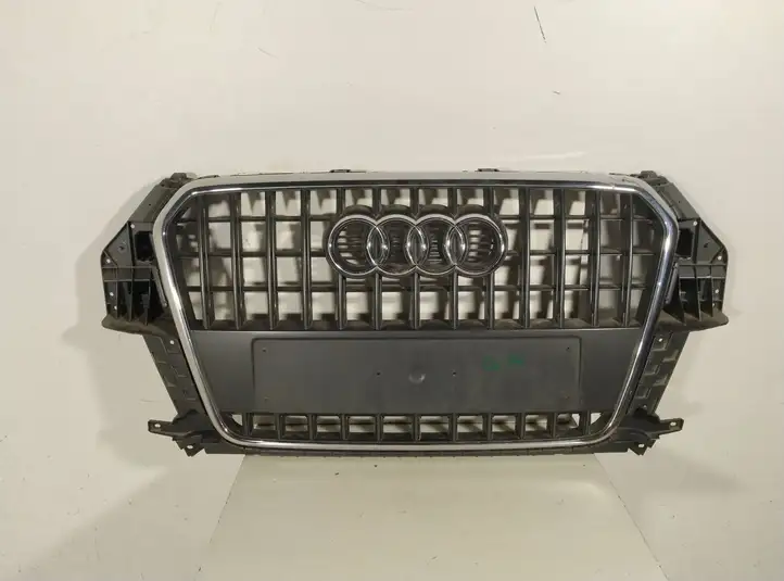 Audi Q3 8U (2011 - 2014) 8U0853651H Верхняя решетка радиатора — фото 1