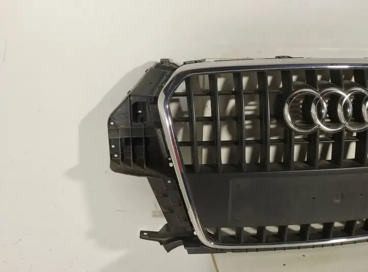 Audi Q3 8U (2011 - 2014) 8U0853651H Верхняя решетка радиатора — фото 2