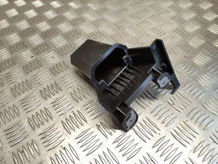 Nissan Juke I F15 (2010 - 2018) 969901KE0A Другая деталь консоли (туннеля) — фото 1