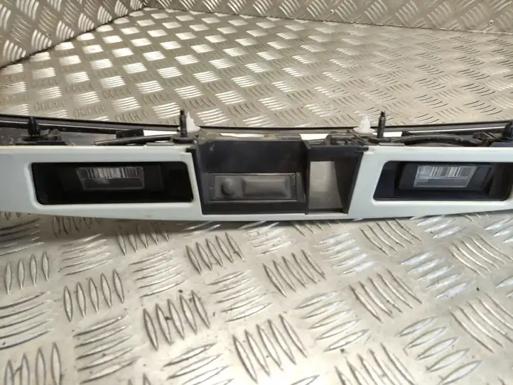 Nissan Juke I F15 (2010 - 2018) 908681KR6A Подсветка номера — фото 2