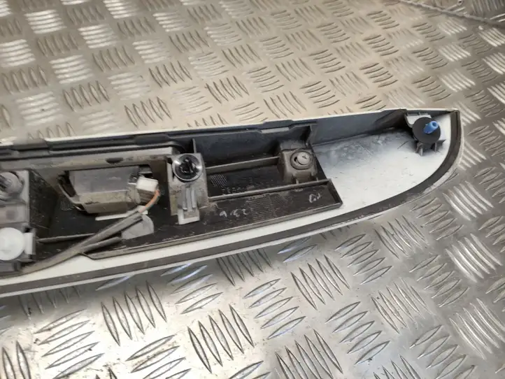 Nissan Juke I F15 (2010 - 2018) 908681KR6A Подсветка номера — фото 11
