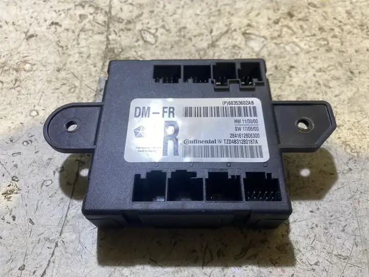 Dodge Challenger (2014 - ) 68353602AB Блок управления дверью — фото 1