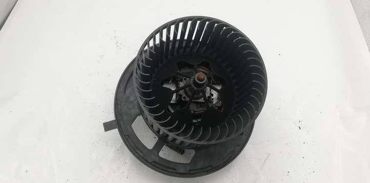 BMW 1 E81 E87 (2004 - 2011)  6411693366410 Вентилятор печки