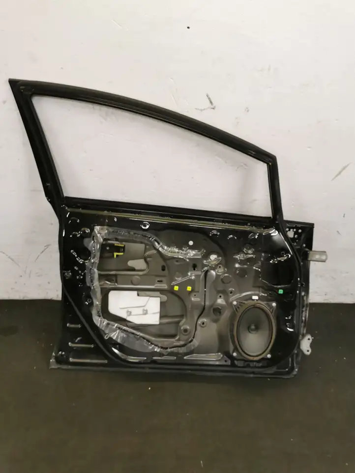 Toyota Prius (XW30) (2009 - 2015) Дверь — фото 2