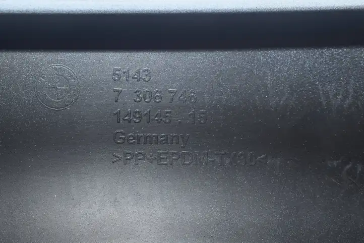 BMW i3 (2013 - ) 7306746 Молдинг заднего крыла — фото 2