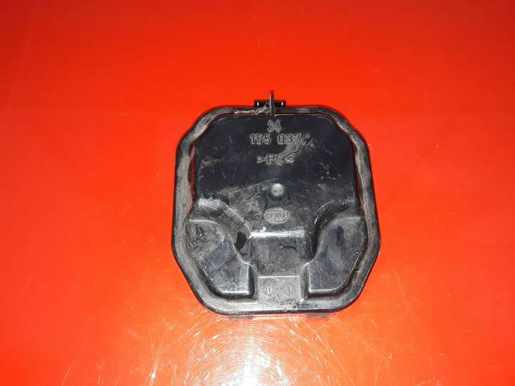 BMW 7 E65 E66 (2001 - 2008)  155037 Крышка передней фары