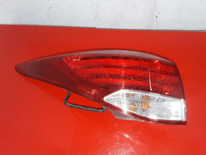 Hyundai i40 (2011 - )  924013Z000 Задний фонарь в кузове