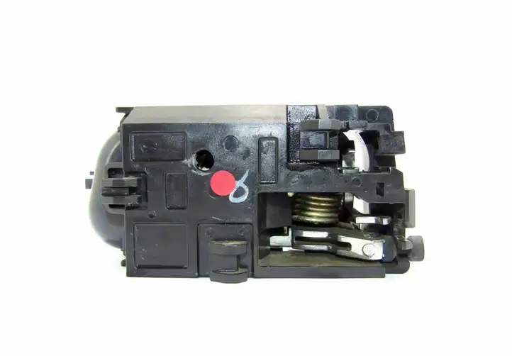 Nissan Primera (2000 - 2001) Внутренняя ручка двери — фото 1