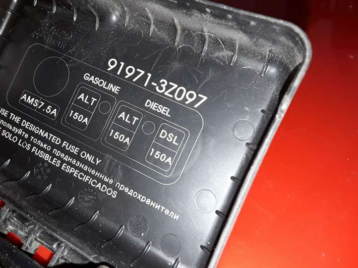 Hyundai i40 (2011 - )  919713Z097 Узел подключения плюсовых проводов