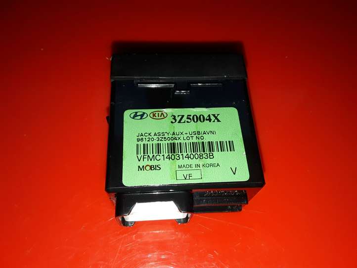 Hyundai i40 (2011 - )  961203Z5004X Разъем USB