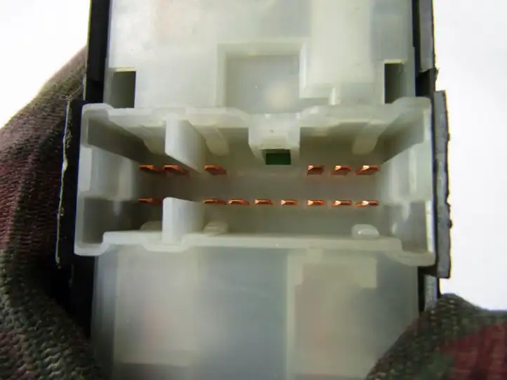 (2003 - ) Кнопка стеклоподъемников — фото 1