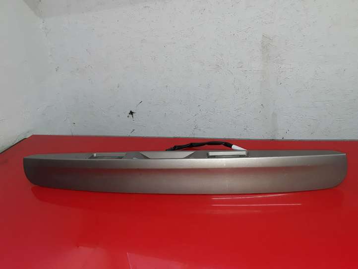 Nissan Qashqai (2006 - 2010)  90810JD0 Освещение номера