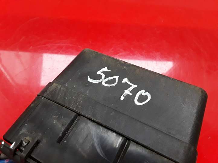Nissan Qashqai (2013 - 2017)  24382AD100 Блок предохранителей