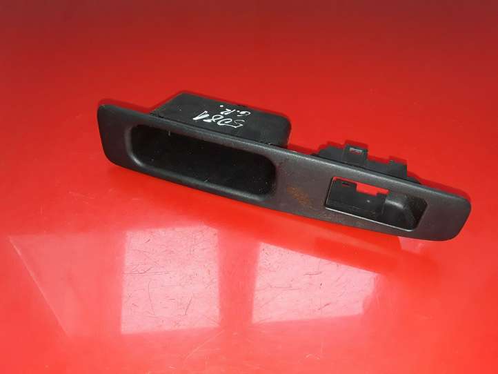 Nissan Qashqai (2006 - 2010)  82951JD000 Отделка  кнопки стеклоподъемника