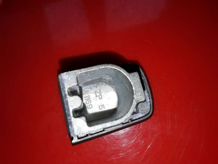 Nissan Qashqai (2006 - 2010)  1169  Крышка ручки задней двери
