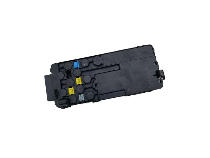 Mercedes-Benz ML W164 (2005 - 2011)  013948411 Узел подключения плюсовых проводов