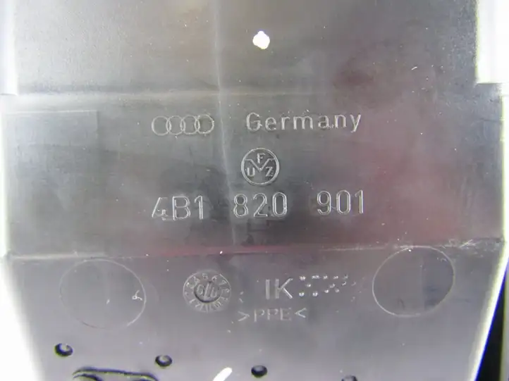 Audi A6 S6 C5 4B (2001 - 2004) Центральный воздушный дефлектор — фото 1
