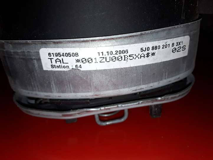 Skoda Roomster (2006 - 2010)  5J0880201B Подушка безопастности руля