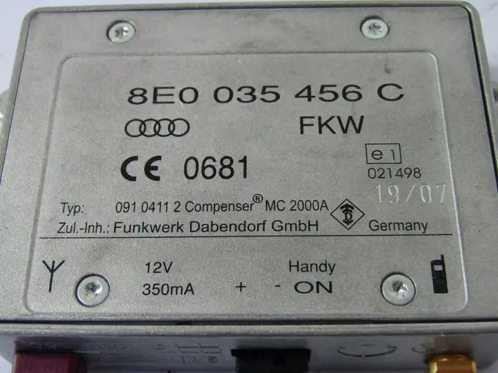 Audi A6 S6 C6 4F (2004 - 2008) Усилитель антенны — фото 3