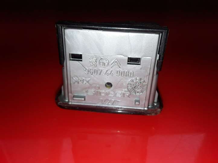 Citroen Berlingo (2003 - 2007)  9607449080 Включатель освещения интерьера
