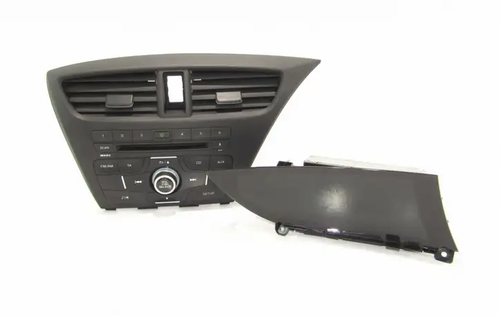 Honda Civic IX (2011 - 2017) Магнитола / мультимедийная система — фото 1