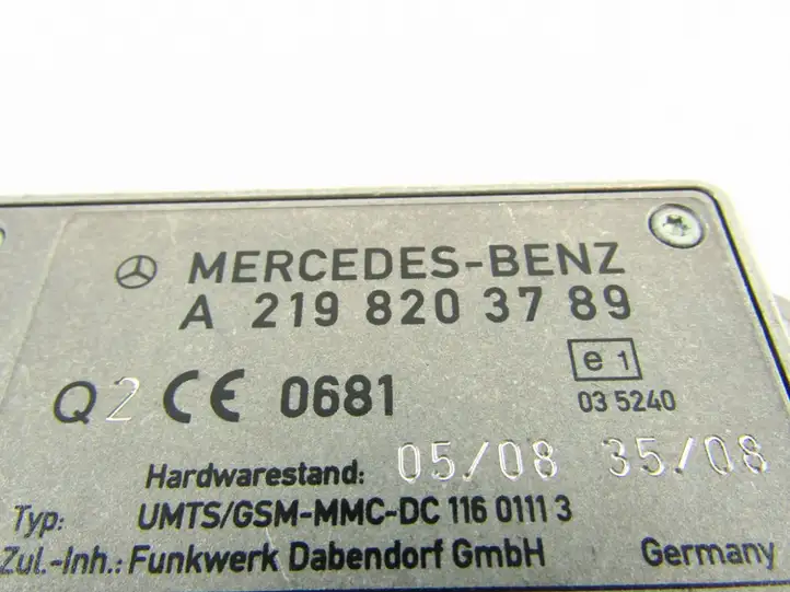 Mercedes-Benz E W211 (2002 - 2009) Усилитель антенны — фото 1