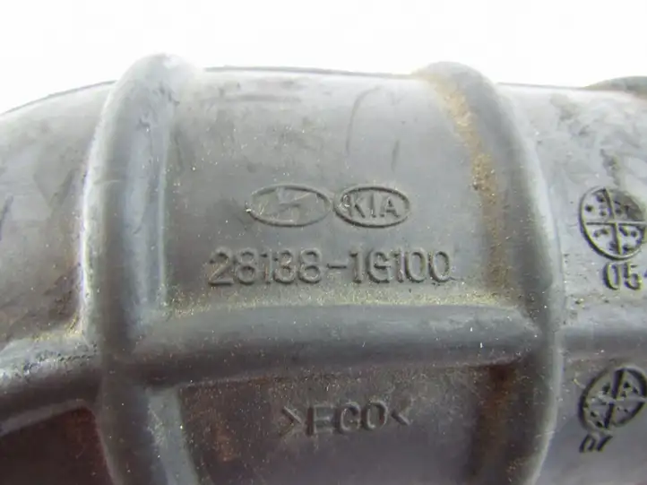 Kia Rio (2002 - 2005) Трубка подачи воздуха — фото 1