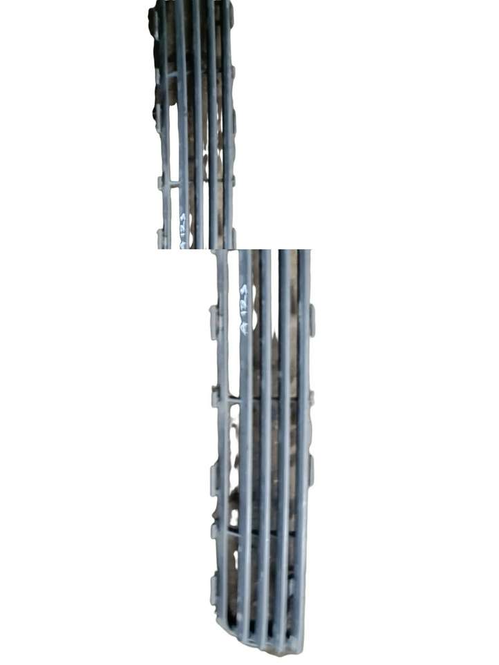 Toyota Avensis T250 (2003 - 2006)  5311205050B Нижняя решётка (из трех частей)