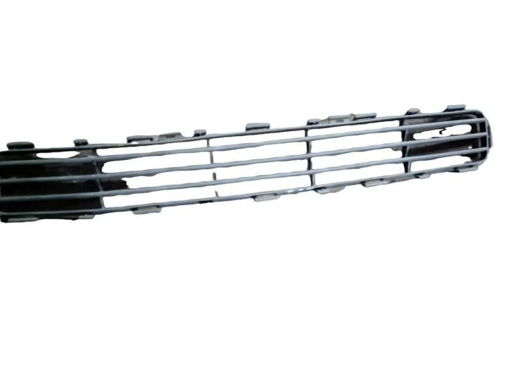 Toyota Avensis T250 (2003 - 2006)  5311205060C Нижняя решётка (из трех частей)