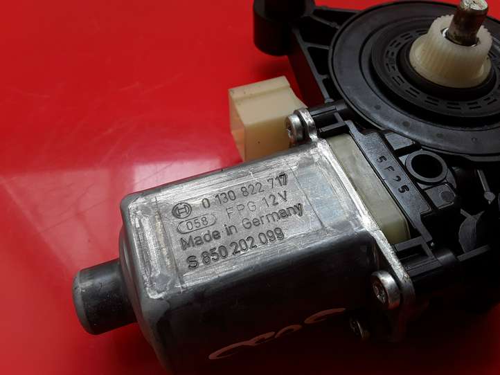 Skoda Octavia Mk3 (5E) (2013 - 2019)  5Q0959801B электродвигатель переднего стеклоподъемника