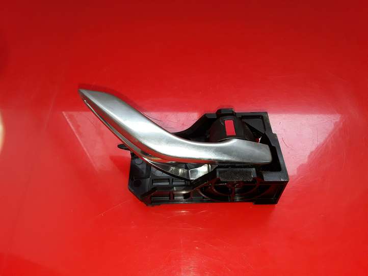 Mazda 6. (2012 - 2015)  KD53T8314 Внутренняя ручка