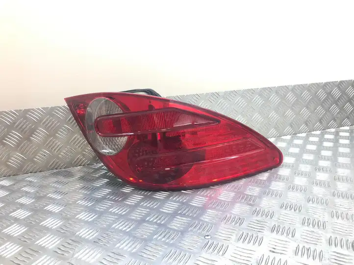 Mercedes-Benz R W251 (2005 - 2013) A2518200364 Задний фонарь в кузове — фото 1