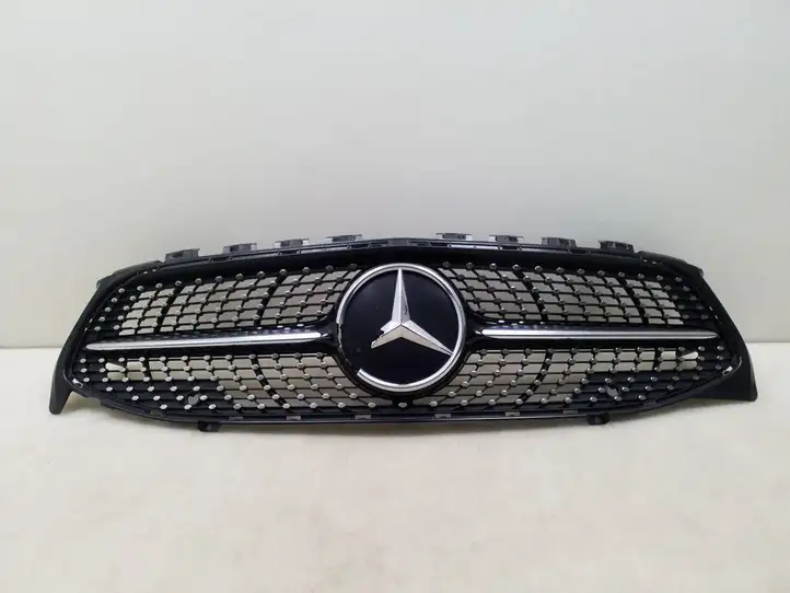 Mercedes-Benz CLA C118,X118 (2019 - ) A1188880000 Передняя решетка — фото 1