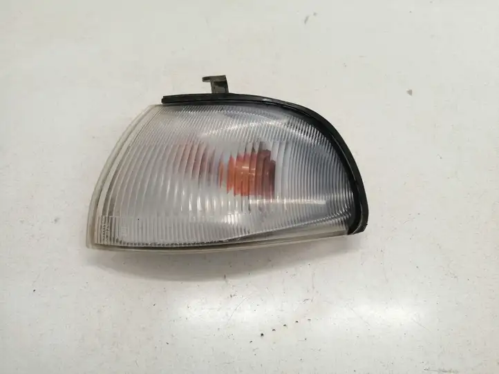 Subaru Legacy (1999 - 2003) 21020579 Указатель поворота передний — фото 1