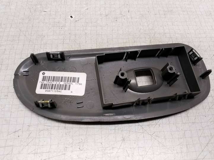 Chrysler Voyager (2004 - 2007)  0SB711D5AC Отделка кнопок стеклоподъемника 