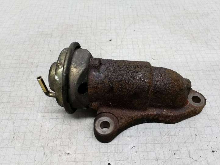 Toyota Yaris (1999 - 2003)  2562033010 Клапан EGR