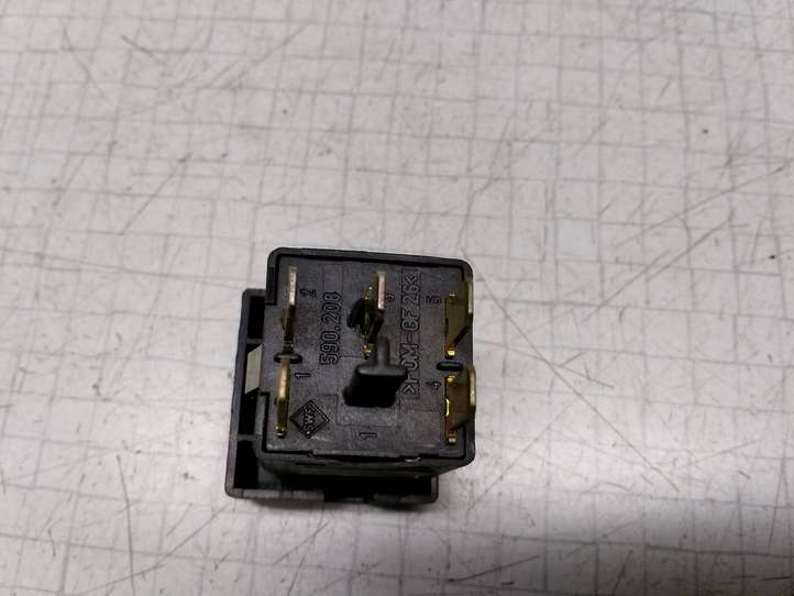 Opel Vectra (1999 - 2002)  09134511 Включатель кондиционера воздуха