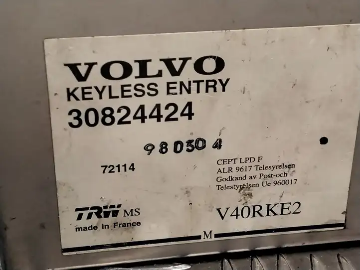Volvo S40, V40 (2000 - 2004) 30824424 Прочие блоки управления — фото 2