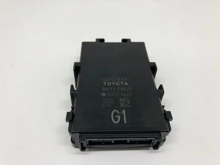 Toyota C-HR I (2016 - 2022) 89111F4010 Прочие блоки управления — фото 1