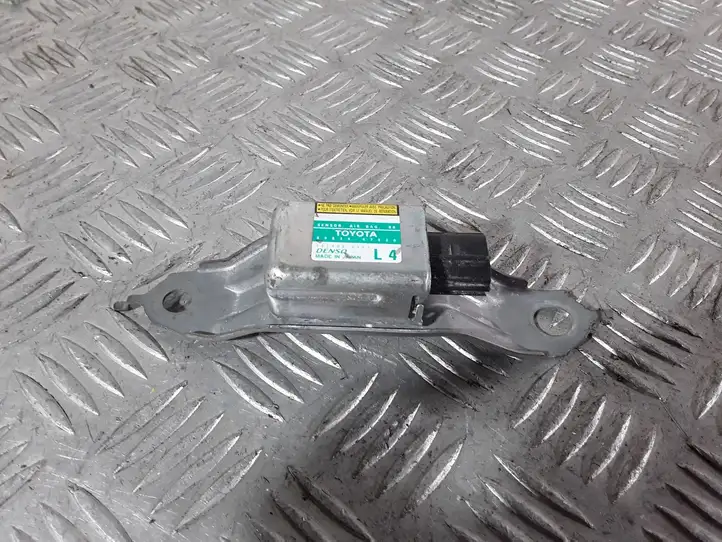 Toyota Prius (XW20) (2003 - 2009) 8983447020 Датчик удара SRS — фото 1