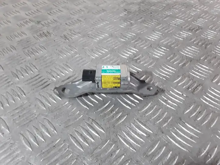 Toyota Prius (XW20) (2003 - 2009) 8983447020 Датчик удара SRS — фото 3