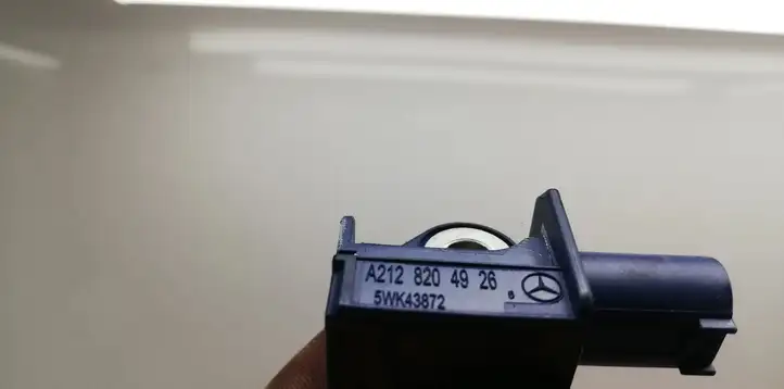 Mercedes-Benz E A207 (2010 - 2017) 2128204926 Датчик удара SRS — фото 4