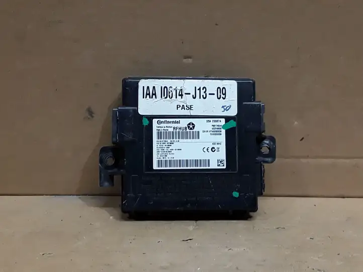 Jeep Grand Cherokee (2010 - 2021) P68217463AB Блок бесключевого доступа — фото 1
