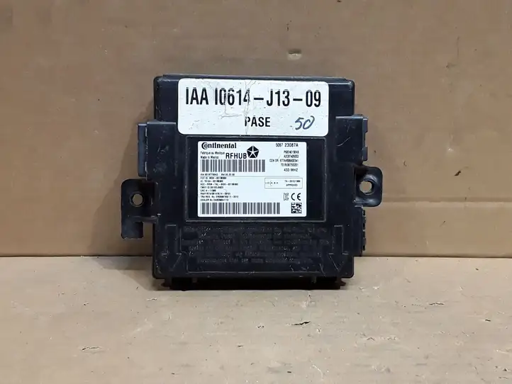 Jeep Grand Cherokee (2010 - 2021) P68240158AB Блок бесключевого доступа — фото 1