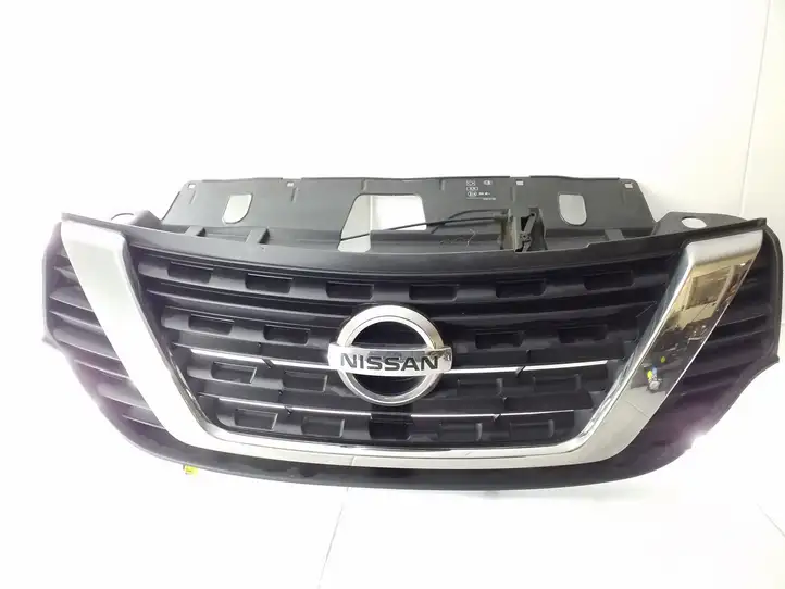Nissan NV300 (2012 - 2020) 623109057R Верхняя решетка радиатора — фото 1