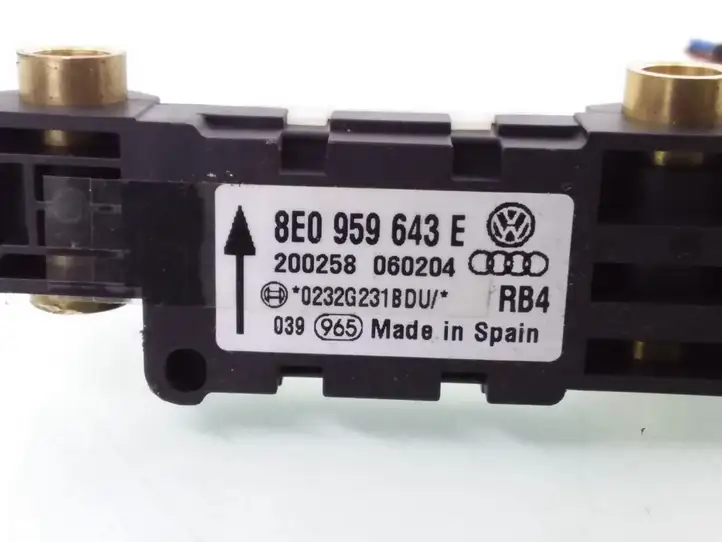Audi A6 S6 C5 4B (2001 - 2004) 8E0959643E Датчик удара SRS — фото 2